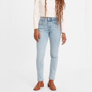 Wedgie skinny light wash Levi’s jeans